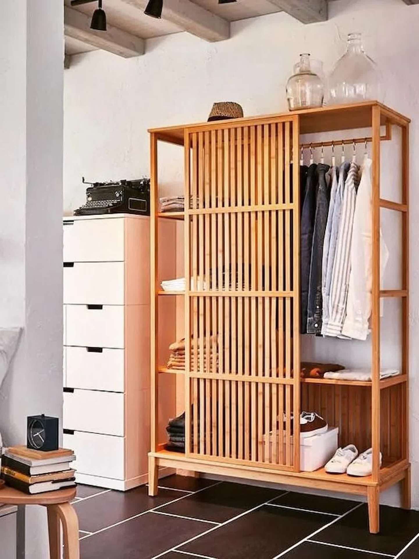 Sürgülü Kapaklı Açık Gardrop